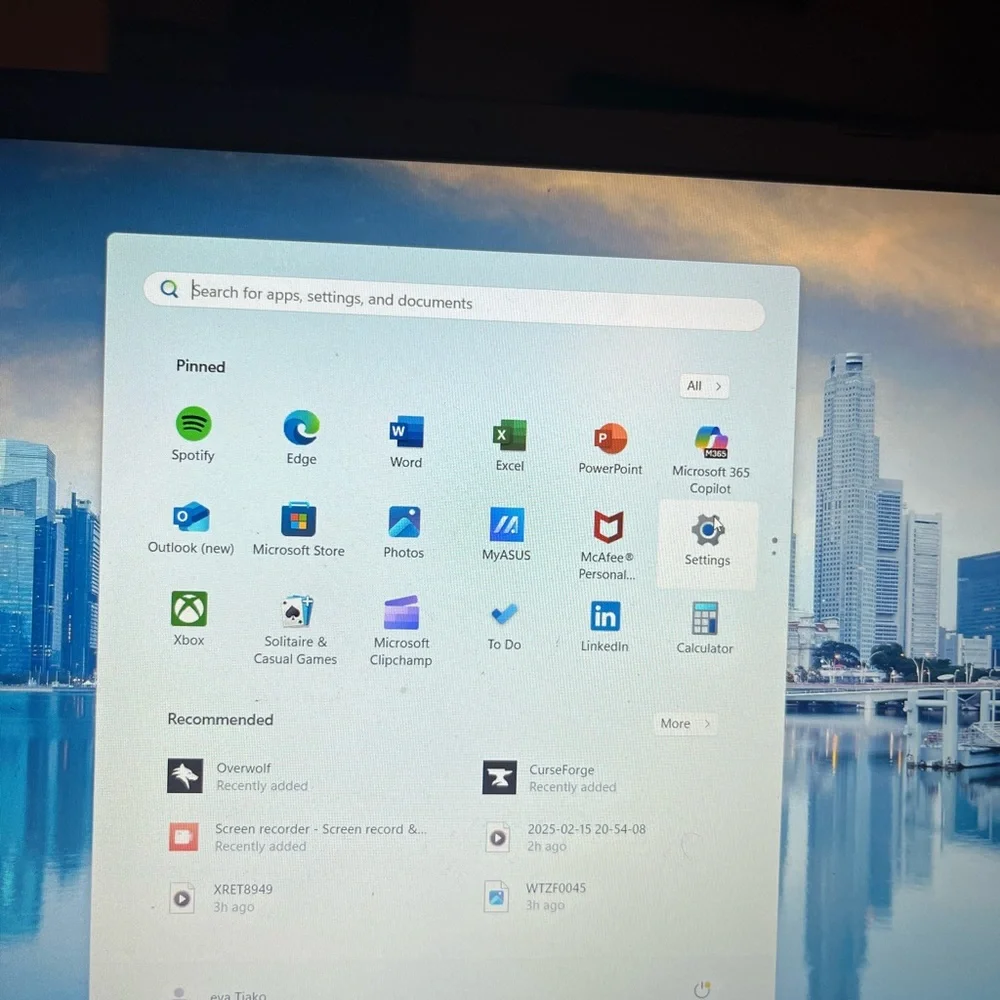 ASUS discover sleek